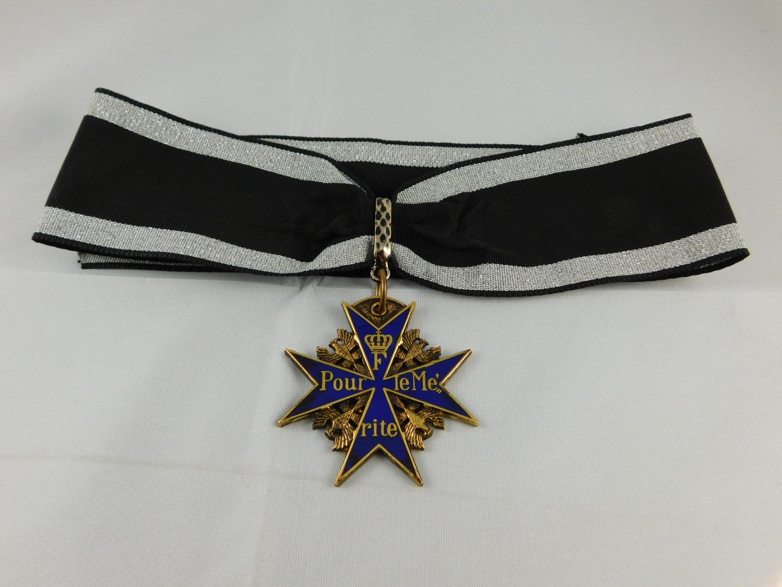 WWI German Pour le Merit Blue Max + Pin - Image 3