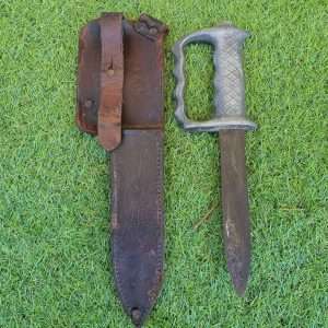 WWII New Zealand Knuckle Fighting Knife with Scabbard