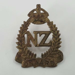WWII New Zealand Onward Cap Badge