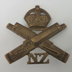 WWI New Zealand Machine Gun Corps Cap Badge - Stubby Barrel-