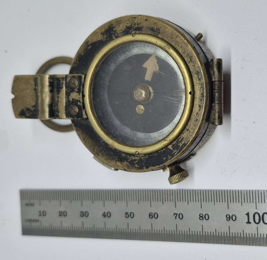 WWII Australian Military Compass Dated 1942 - Trade In Military