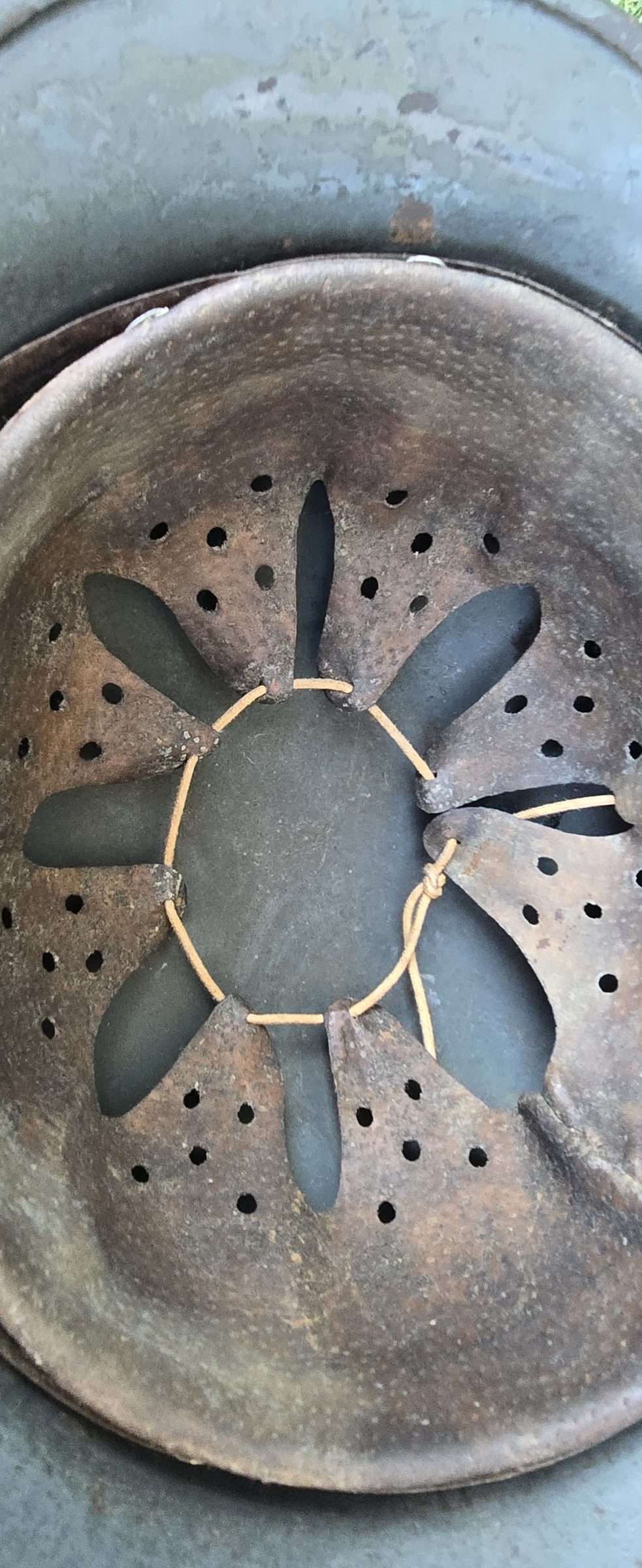 WWII German Police DD M36 Helmet - Image 17