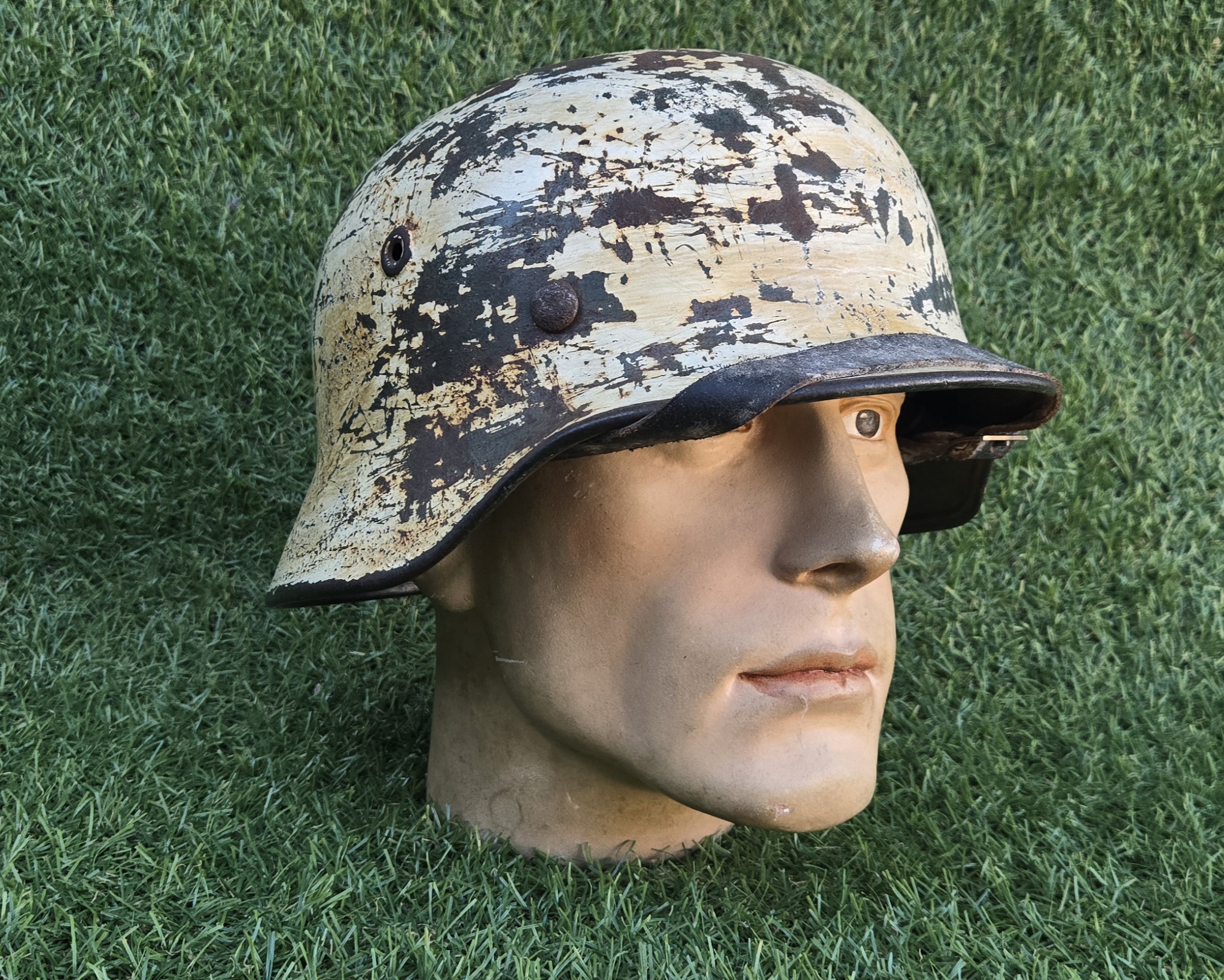 WWII German Heer M40 Winter Camo Helmet