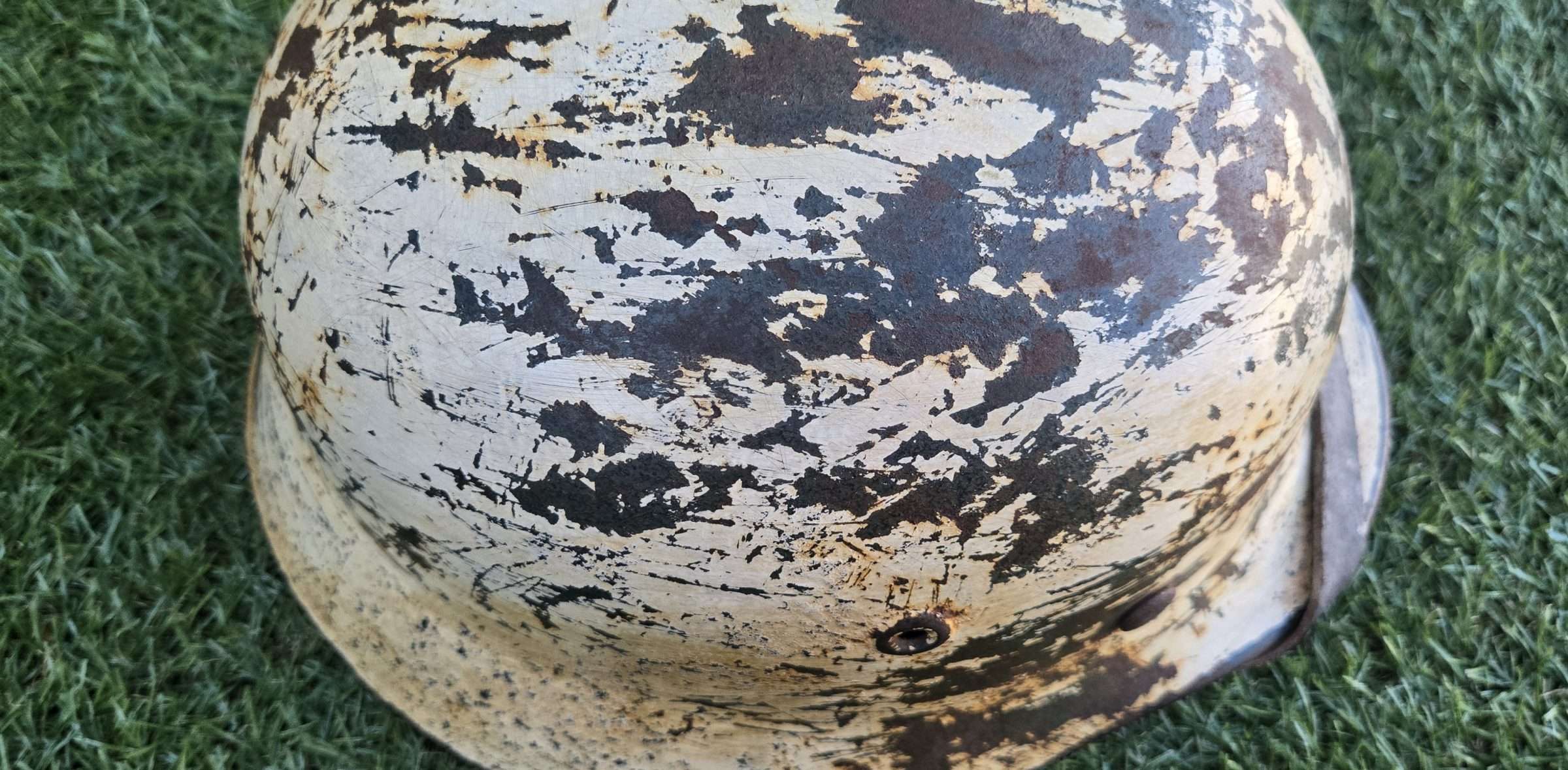 WWII German Heer M40 Winter Camo Helmet - Image 9
