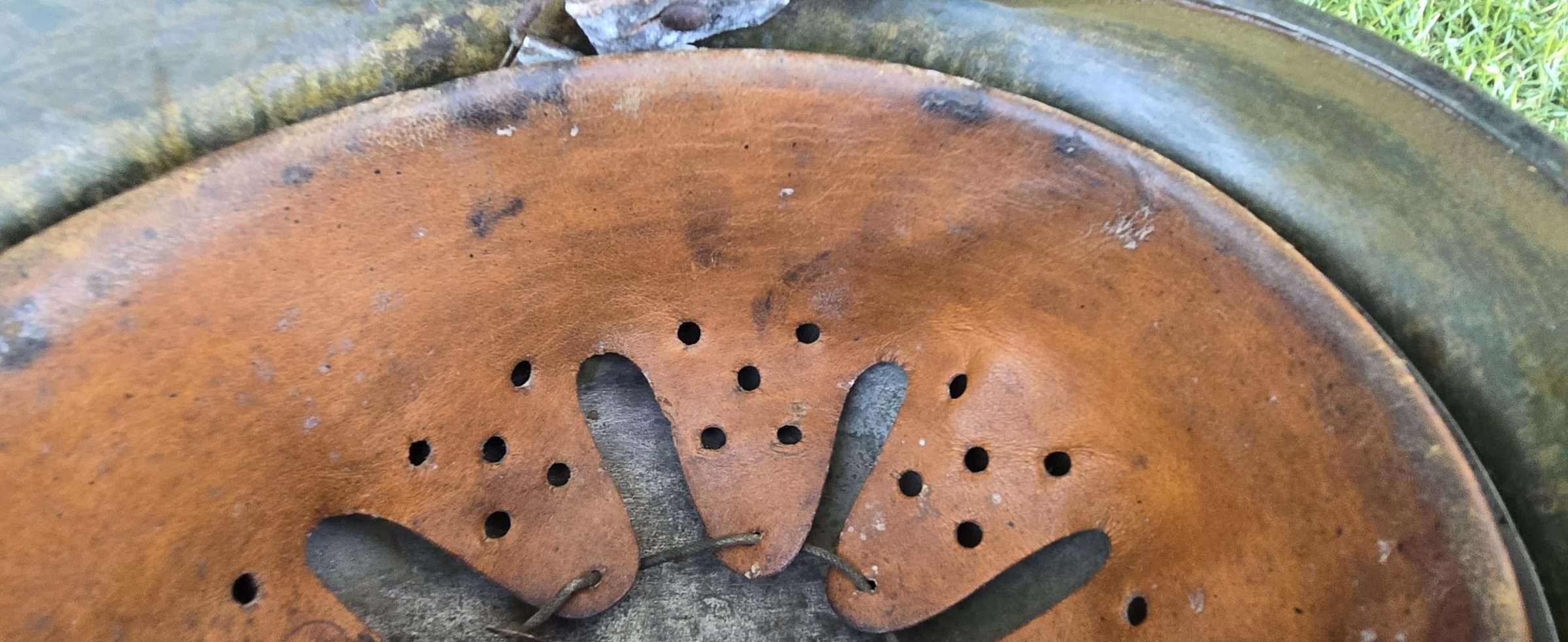 WWII German Heer M40 Winter Camo Helmet - Image 21